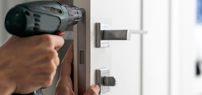 Locksmith For Lock Replacement Near Me in Stevenson Ranch, CA