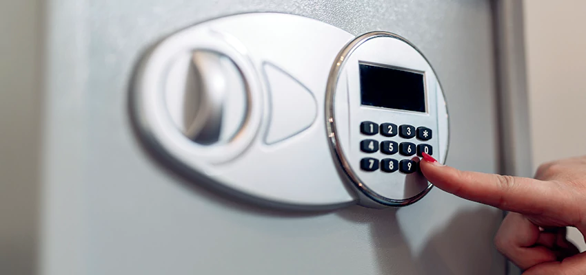 Jewelry Safe Cracking in Stevenson Ranch, California